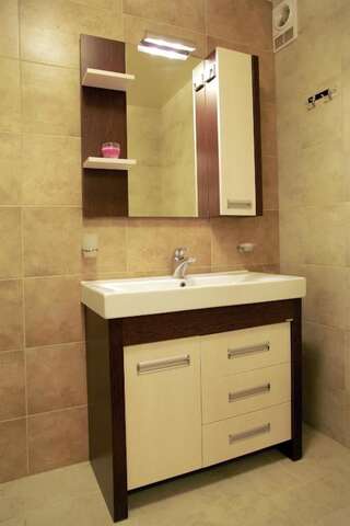 Апартаменты Lotos for You Apartments Николаев Улучшенный номер-студио - ул. Дунаева, 45 - 1-8